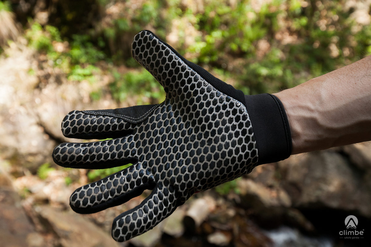 rękawiczki na via ferraty z gumą poprawiającą chwyt