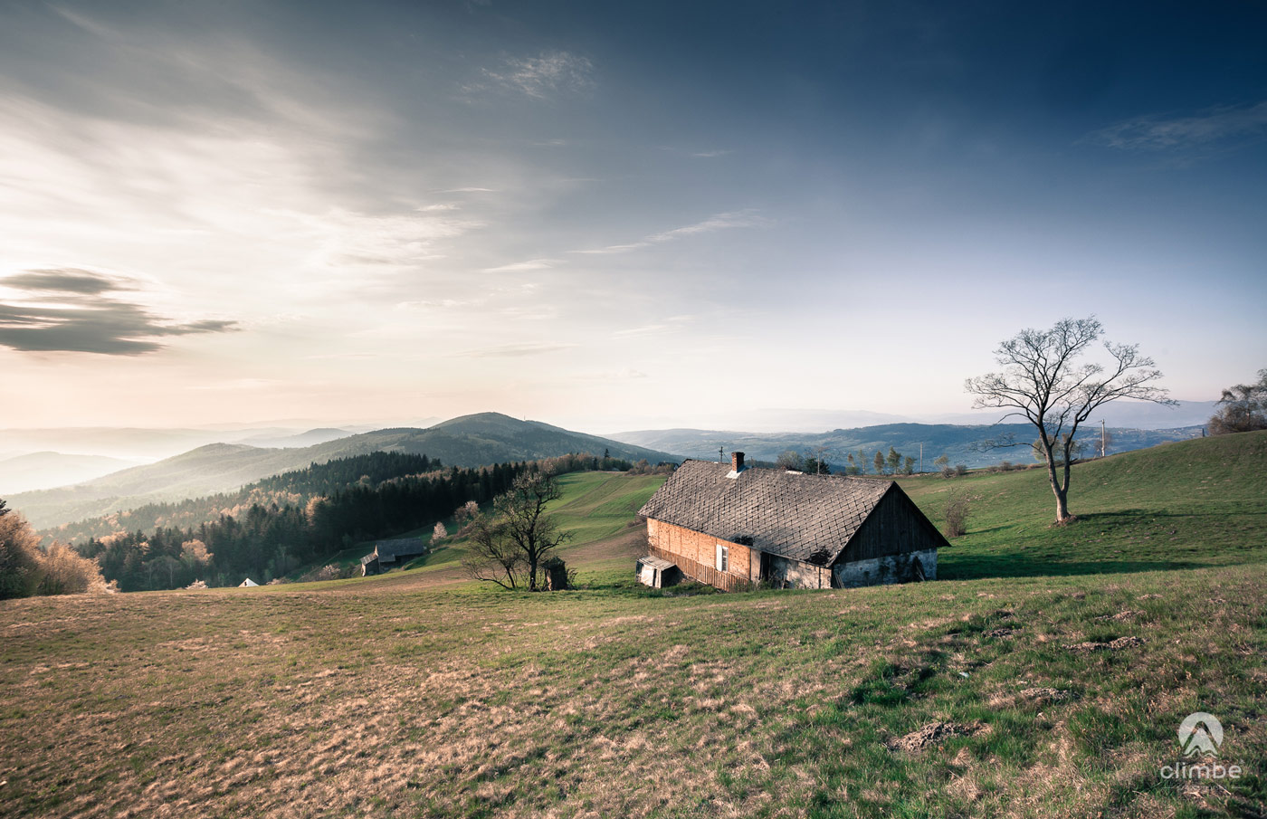 Jaworz. Korona Beskidu Wyspowego. Beskid Wyspowy. Wschód Słońca