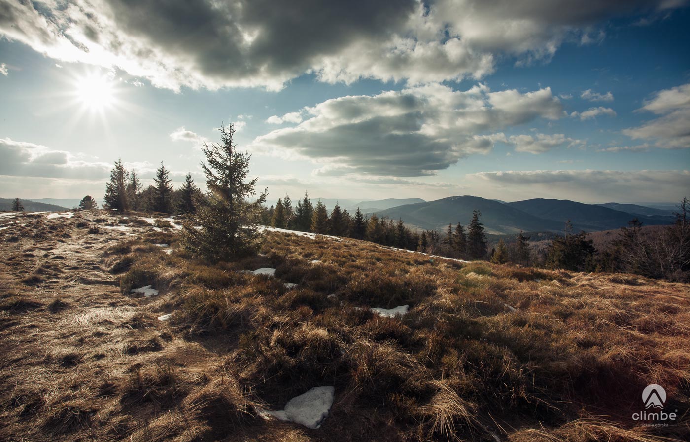 Zachód słońca na Mogielicy. Na szczycie wieży widokowej. Korona Beskidu Wyspowego. Mogielica. Królowa Beskidu Wyspowego. Beskidzkie Wyspy. 102 wyspy