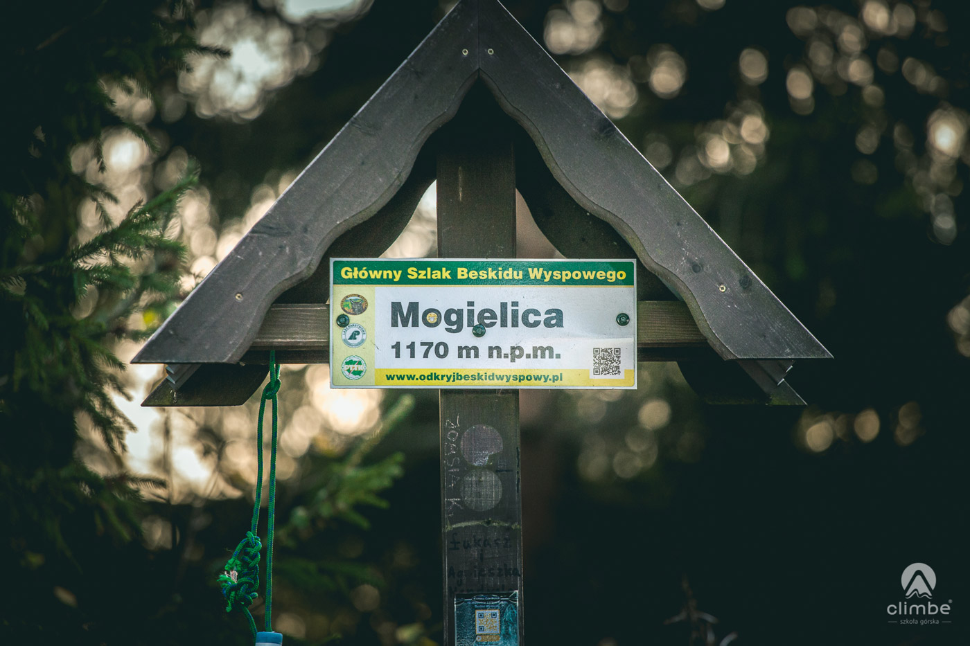 Tymon i Tobiasz na szczycie wieży widokowej. Korona Beskidu Wyspowego. Mogielica. Królowa Beskidu Wyspowego. Beskidzkie Wyspy. 102 wyspy